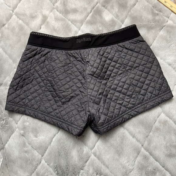 Alp-N-Rock Quilted Puffer Shorts Size 2 NWOT - Picture 9 of 16